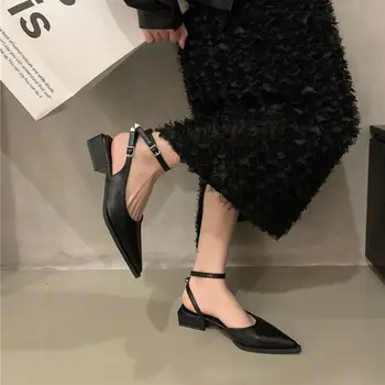 Заострени пръсти черни обувки с ниски токчета Сребърно лято 2023 Сандали за жени Дамски обувки Square Vip азиатски размер Daily H Продажба